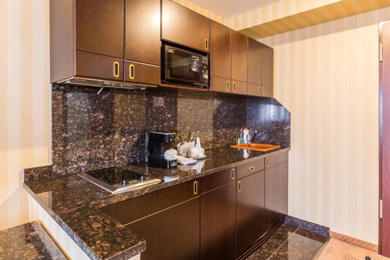Ramada Hotel & Suites By Wyndham Bucharest North Bagian luar foto