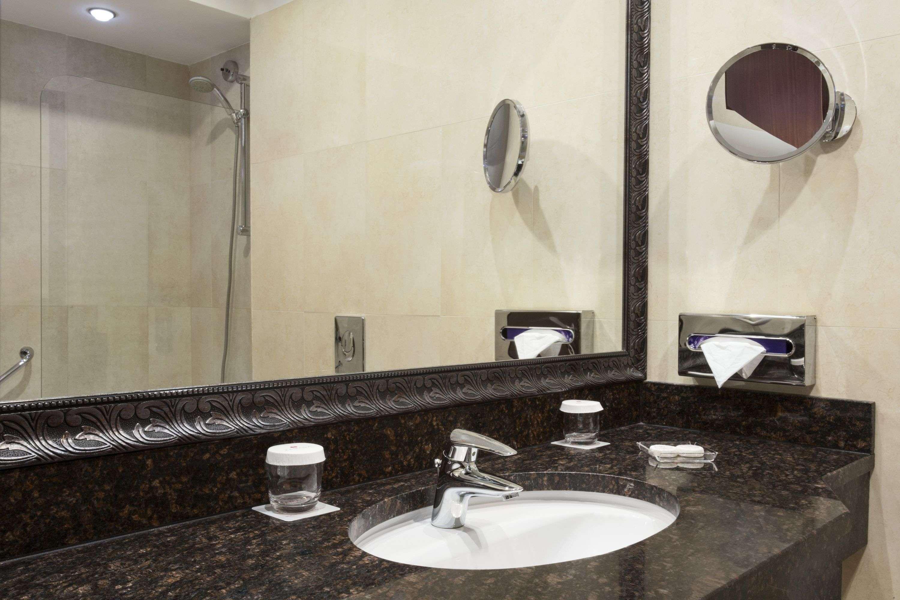 Ramada Hotel & Suites By Wyndham Bucharest North Bagian luar foto