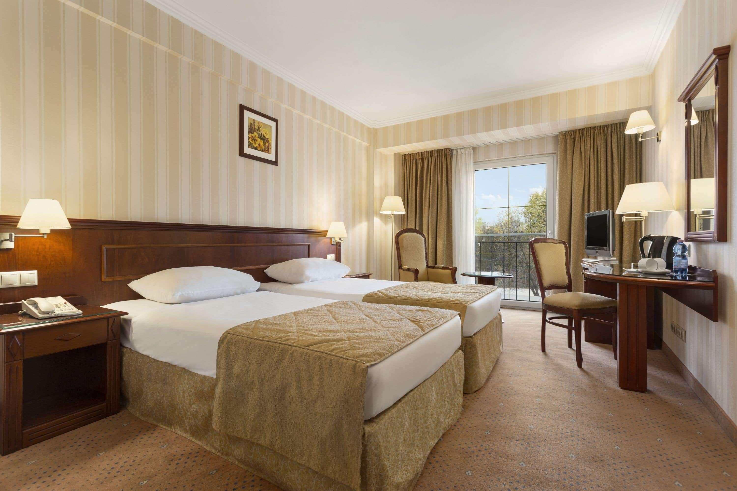 Ramada Hotel & Suites By Wyndham Bucharest North Bagian luar foto