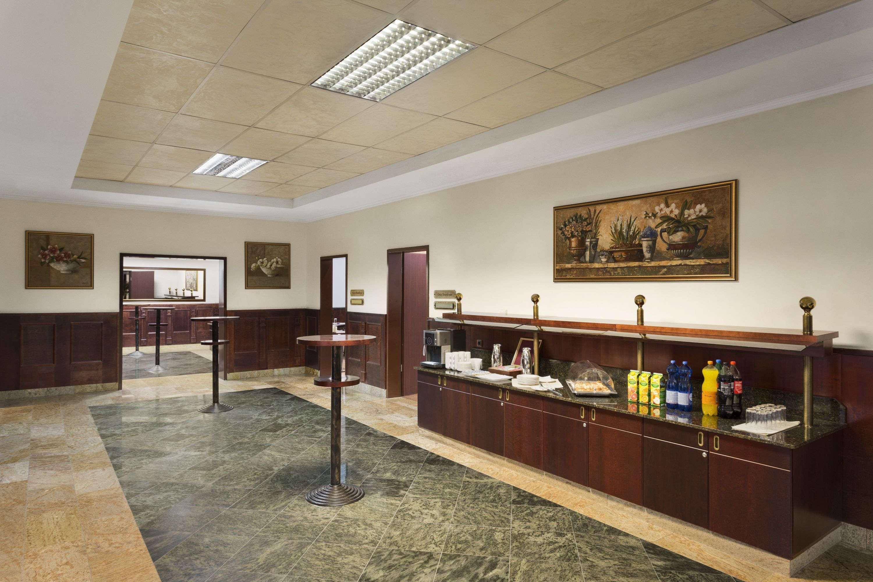 Ramada Hotel & Suites By Wyndham Bucharest North Bagian luar foto