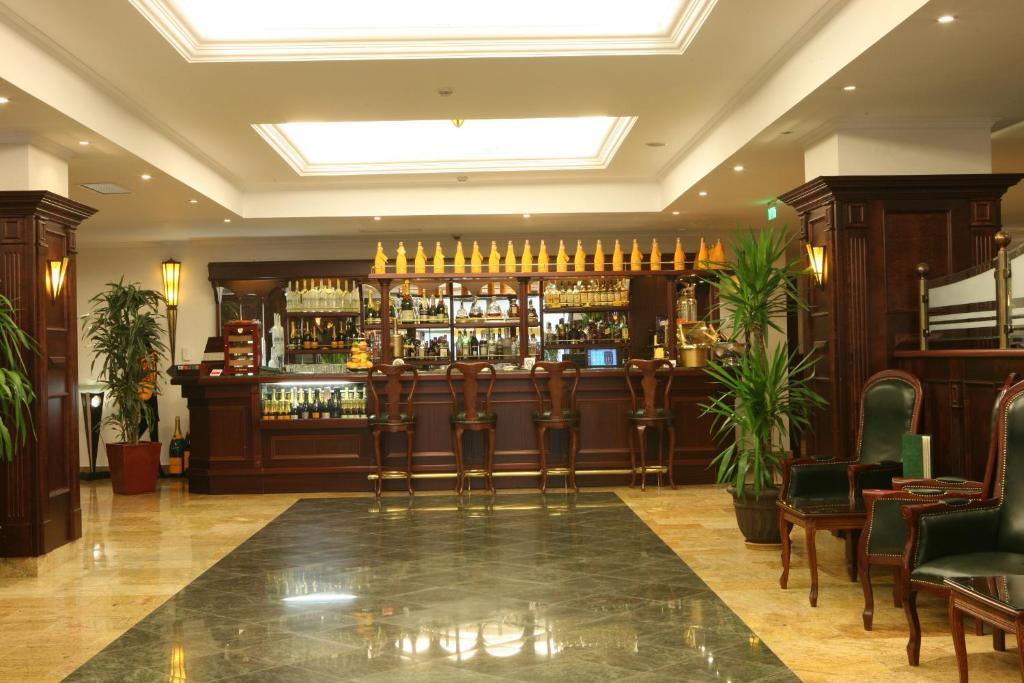 Ramada Hotel & Suites By Wyndham Bucharest North Bagian luar foto