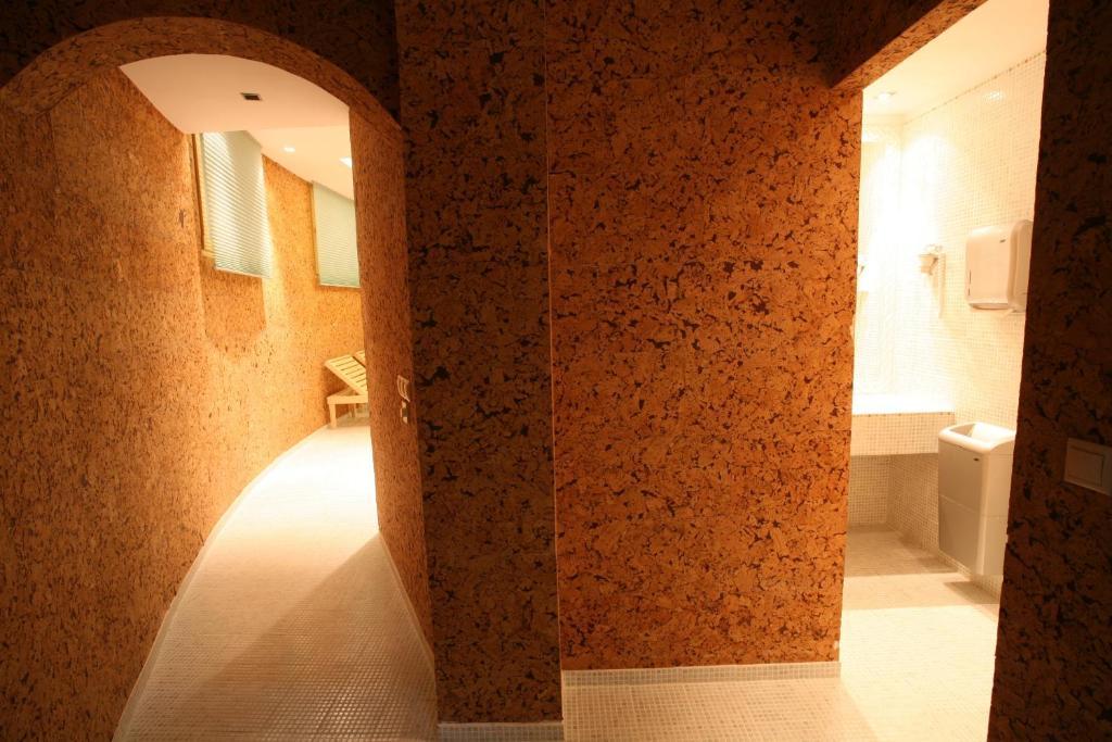 Ramada Hotel & Suites By Wyndham Bucharest North Bagian luar foto